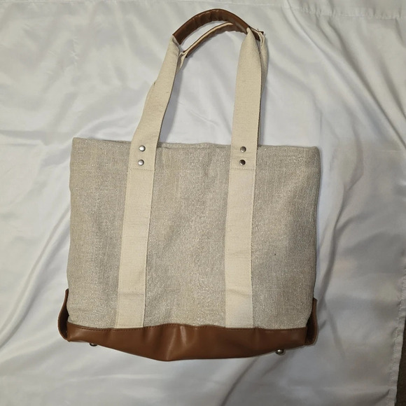 Bath & Body Works Shimmer Weekend/Travel/Overnight Tote Bag - Picture 1 of 12